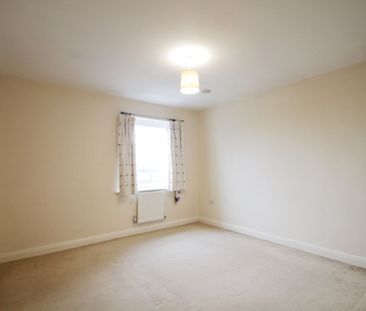 Admiralty Close, West Drayton, UB7 - Photo 3