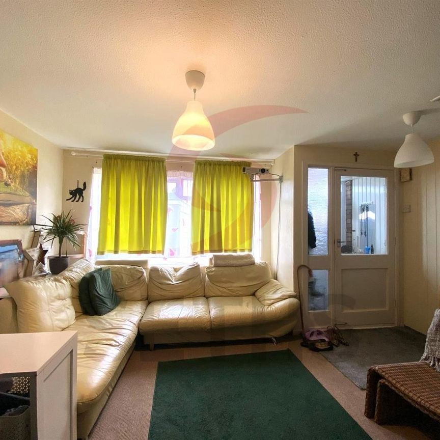 Rosamund Avenue, LE3, Leicester - Photo 1