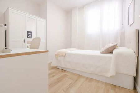 Calle de Antonio Prieto, Madrid, Community of Madrid 28026 - Photo 2