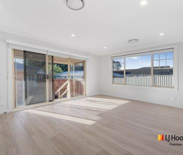 Stylishly Renovated Villa in the Heart of Padstow - Photo 2