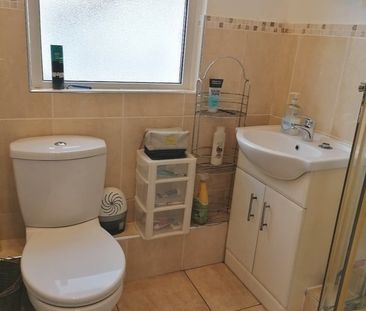 Room in a Shared House, Egerton Street, CH45 - Photo 1