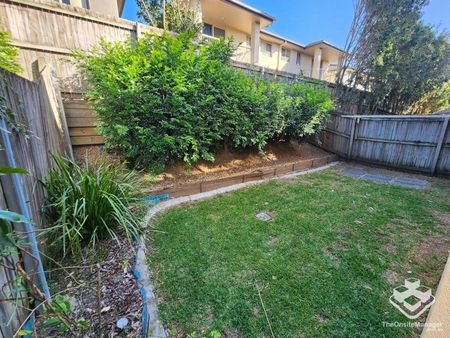 Quiet Complex, Pool & A/C - Photo 2