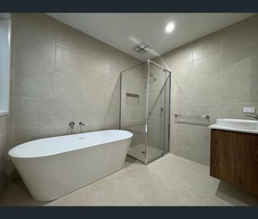5 Lismac Ave, Clyde North, Vic 3978 - Photo 4