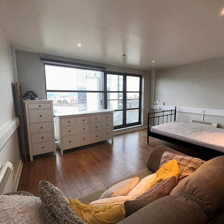 Studio to rent - Photo 1