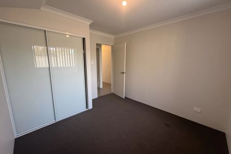 Stylish Family Living in a Sought-After Location - Photo 3