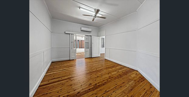 4 Bedroom Home Including Water - Photo 1