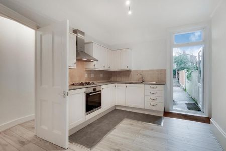 1 bedroom flat to rent - Photo 4