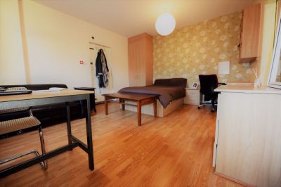 1 bedroom Studio in Flat 5, Leeds - Photo 2