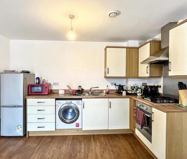 2 bedroom flat to rent - Photo 4