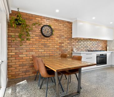 Chic Simplicity – Modern Living Made Easy - Photo 1