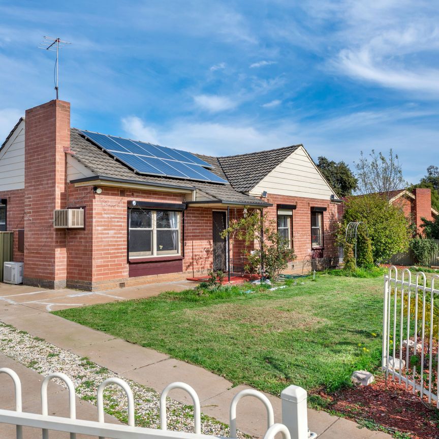 VERANDAH ENTERTAINING AREA | 2KW SOLAR SYSTEM - Photo 1