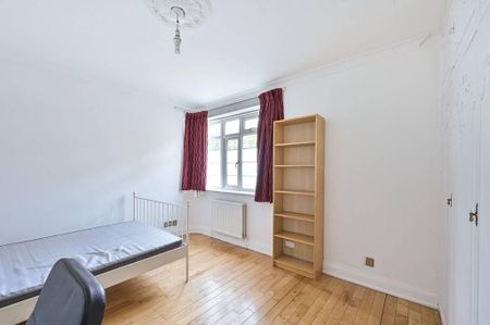 4 bedroom flat to rent - Photo 4