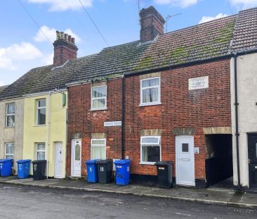 Cute and Charming 3 Bed Home - Photo 5