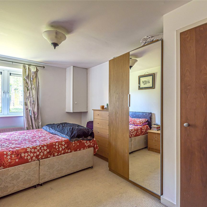 The Pinnacle, Reading The Pinnacle, Reading - Photo 2