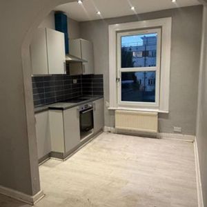 2 bedroom property to rent - Photo 2