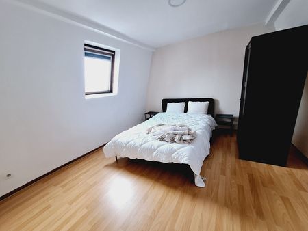 Apartment - Photo 2