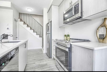 For Lease - 2550 Castlegate Crossing Unit# 214, Pickering, Ontario - Photo 3