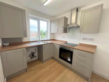 3 bedroom apartment to rent - Photo 2