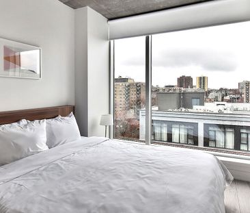 1255 rue De Bullion, Montréal, QC - Photo 2