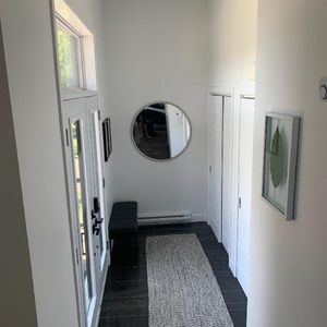Location Maison 3 chambres, 2 salles de bain, cour privée, patio et spa (1er novembre) semi-meublé - Mascouche - Photo 3