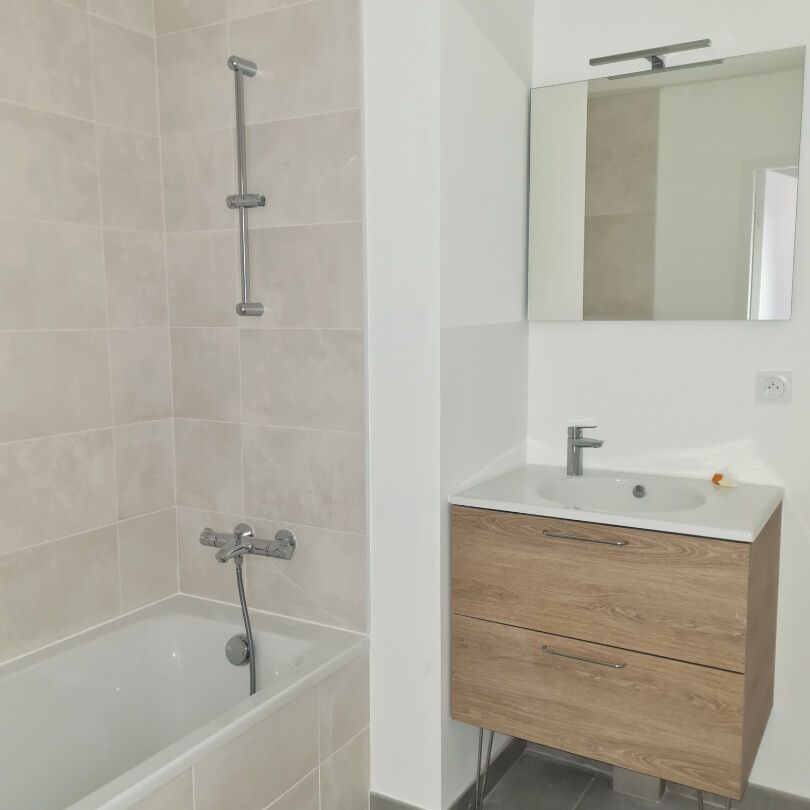 Location Appartement 3 pièces 71m² VITRE 35500 - Photo 1