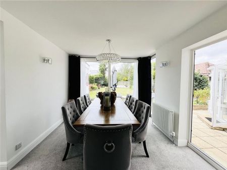 4 bedroom detached house to rent - Photo 4