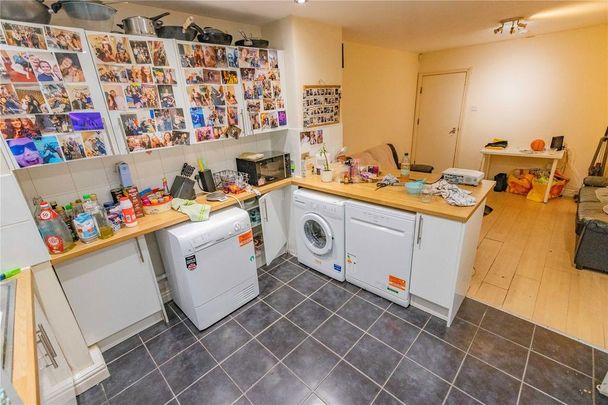 6 bedroom house to rent - Photo 1