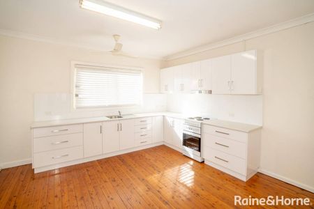 COUNTRY STYLE HOME - Photo 5