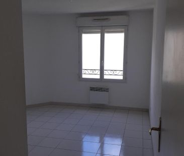 Location Appartement 3 pièces 65m² DRAGUIGNAN 83300 - Photo 6