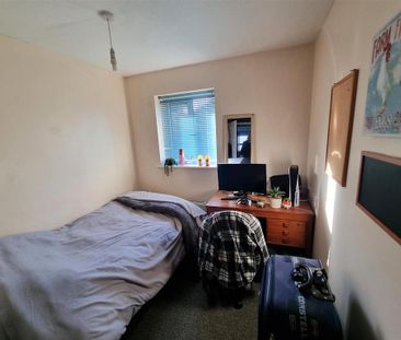 1 bedroom in a house share to rent - Photo 5