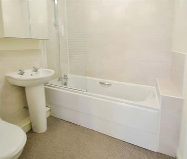 2 Bedroom Flat for rent in Fern Court, Woodlaithes Village, Rotherham - Photo 1