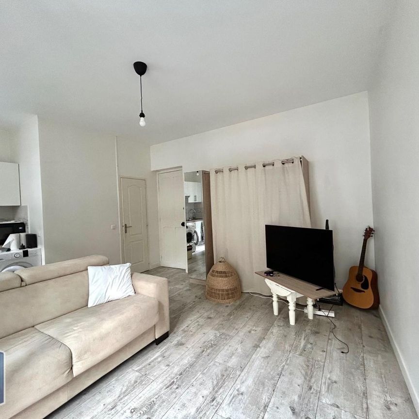 Location Appartement 1 pièce 22m² ST LAURENT DU VAR 06700 - Photo 1