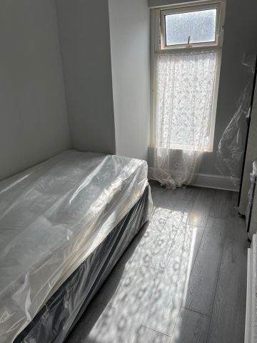 Room in a Shared House, Edwards Road, B24 - Photo 2