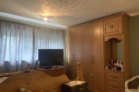 Woodhall Road - Photo 2