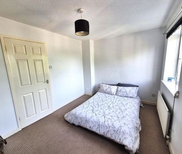 2 bedroom semi-detached house to rent - Photo 2