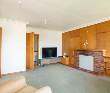 3 Bedroom Rental in the City Centre - Photo 5