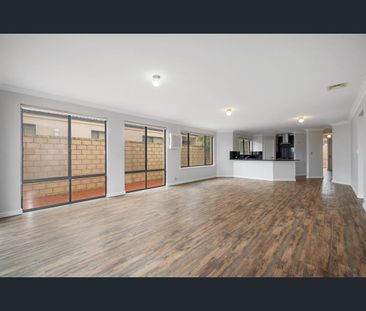 53 Batavia Avenue, Wannanup, WA 6210 - Photo 5