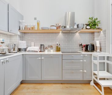 4 bedroom flat to rent - Photo 1