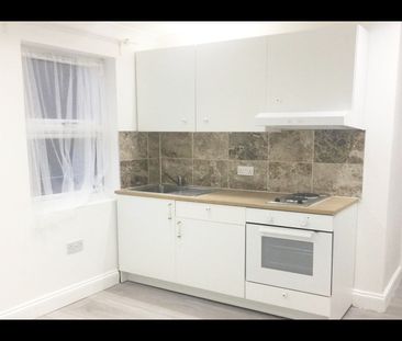 Studio Flat, Washington Road, E6 - Photo 1