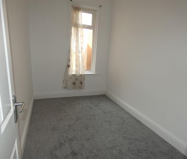 2 bed flat to rent in St Vincent Street, Westoe, South Shields - Photo 2