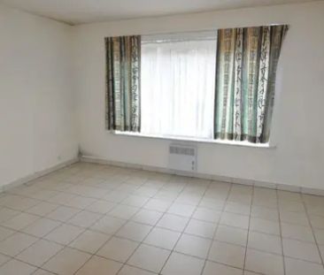 Ruim appartement met terras en 2 slaapkamers - Photo 6