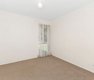 Spacious 4-Bedroom Family Home with Ducted Air Conditioning & Large... - Photo 2