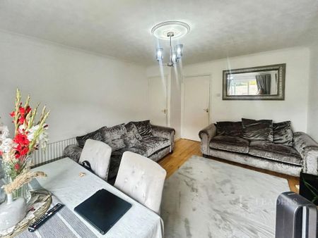 2 bedroom semi-detached house to rent - Photo 3