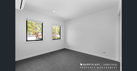 Modern Brand-New Townhouse – Convenient & Private! - Photo 5