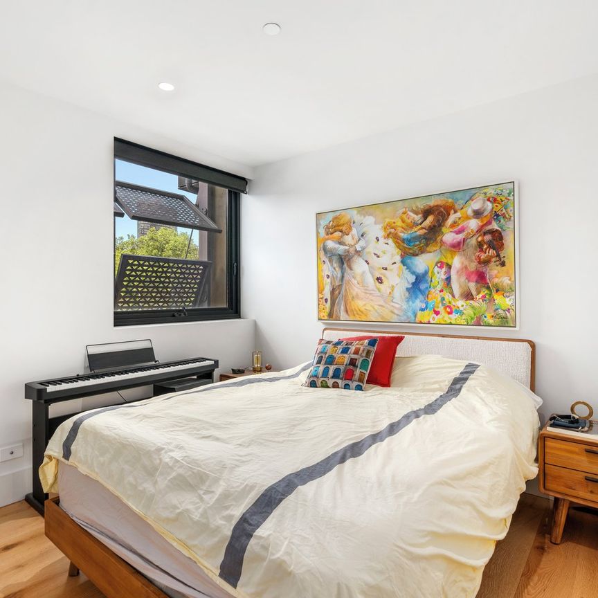 Private Luxury Living with Panoramic City, Bay & Lake Views - Photo 1