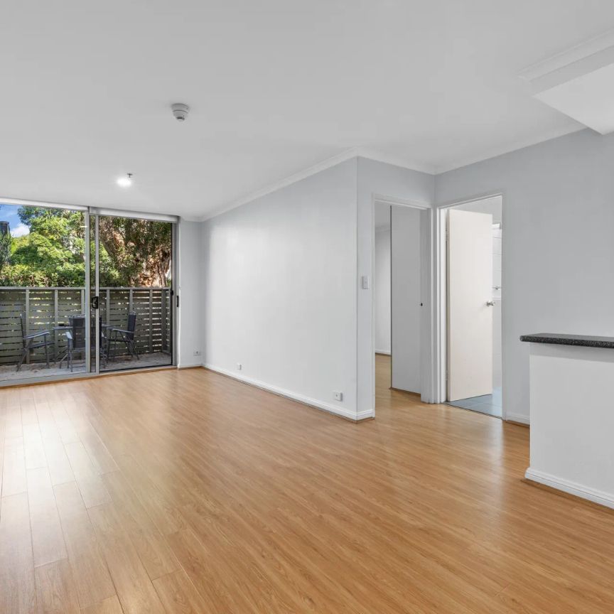 OVERSIZED APARTMENT AT 'ANNANDALE LODGE' - Photo 1