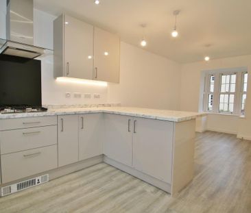 4 bedroom detached house to rent - Photo 3