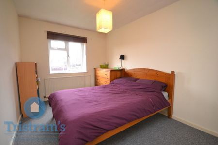 References Pending - 1 bed Flat - Photo 2