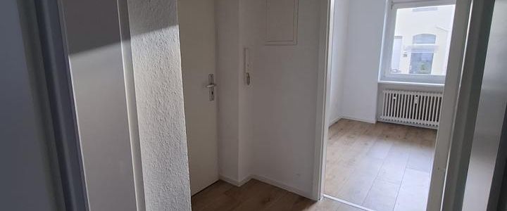 Frisch sanierte 1-Zimmer-Wohnung im Erdgeschoss – zentrale Lage in Gelsenkirchen-Ückendorf! - Photo 1