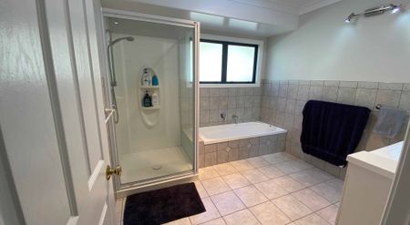 Private and spacious property - Photo 5